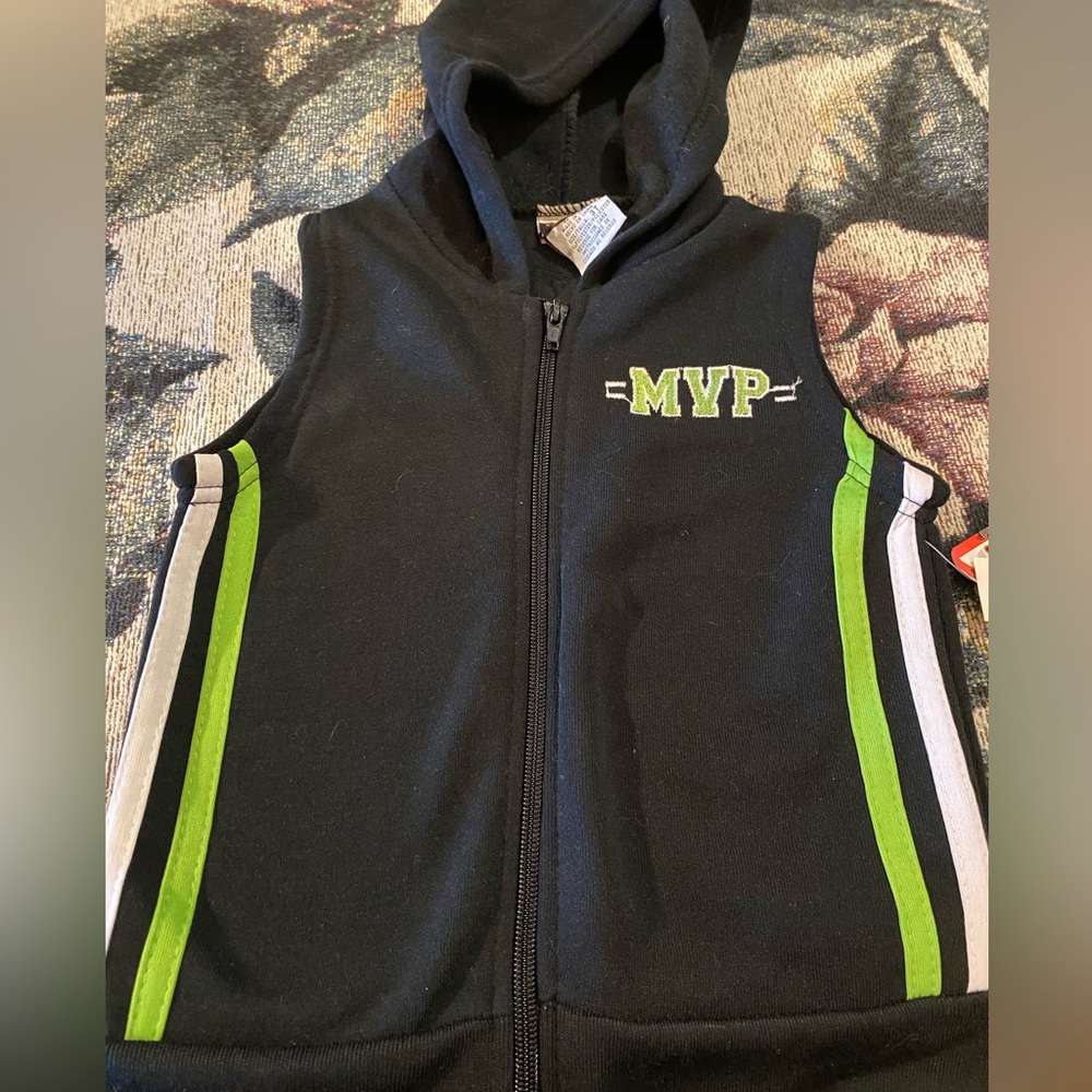 New warm vest with hoodie. Size 3t